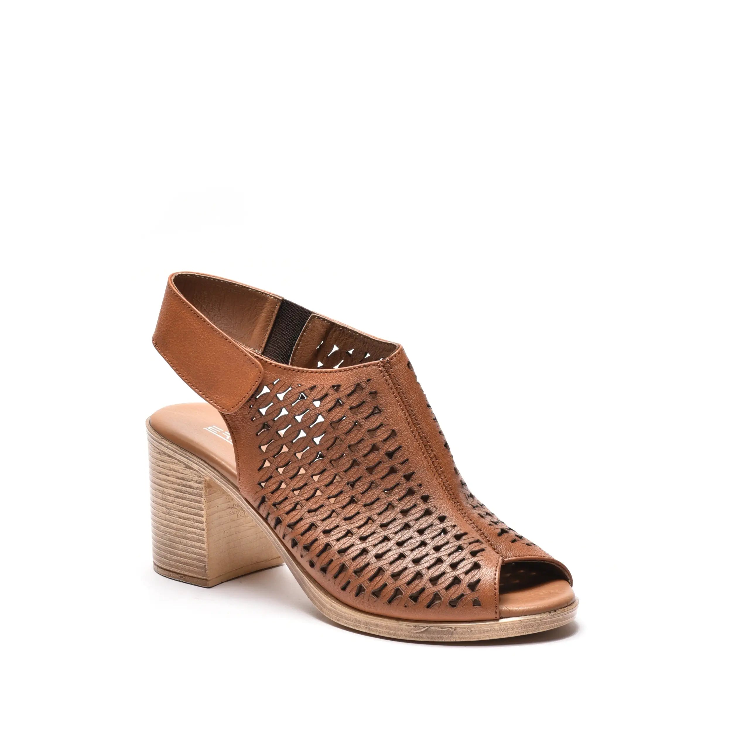 Sandale dama perforate cu toc din piele naturala maro