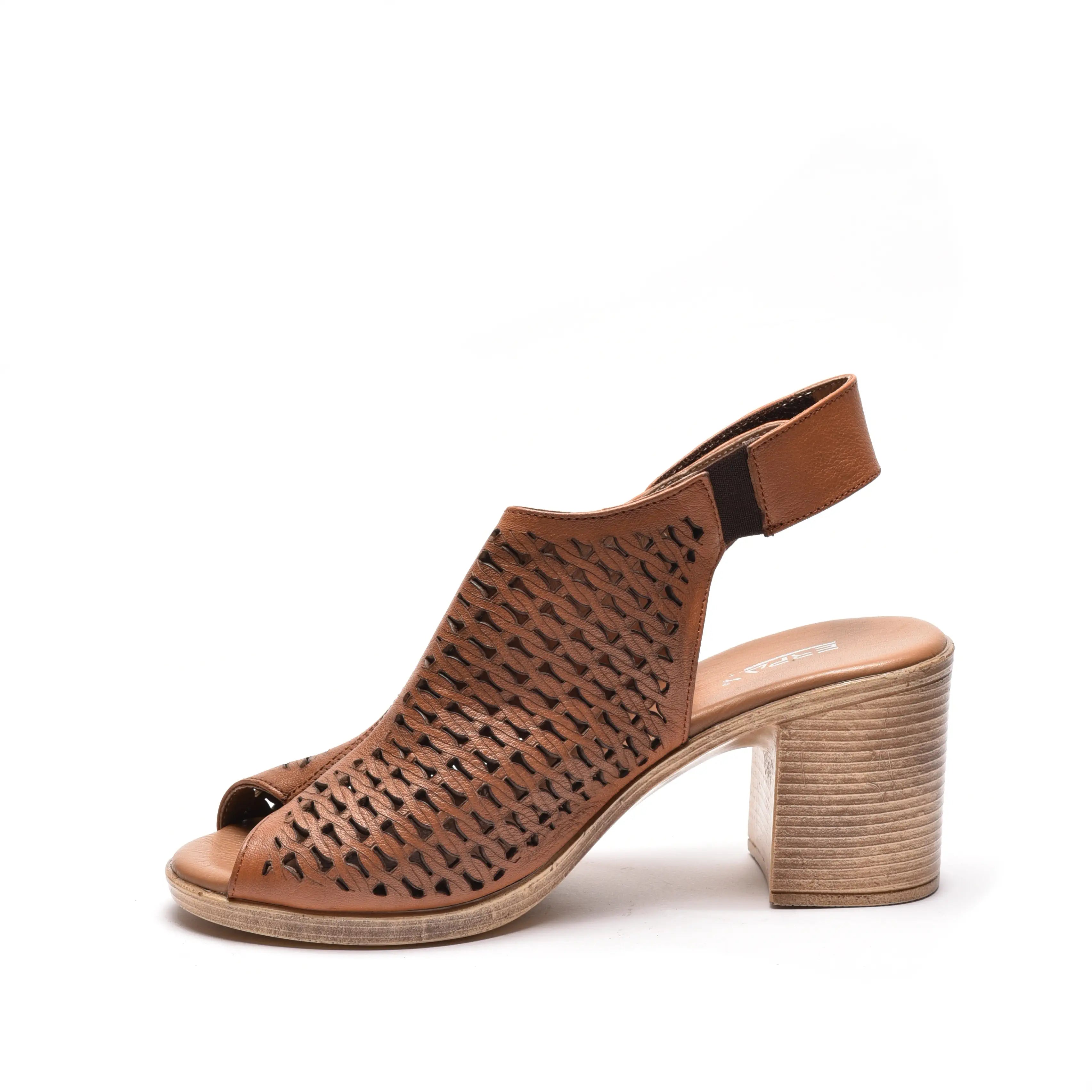 Sandale dama perforate cu toc din piele naturala maro