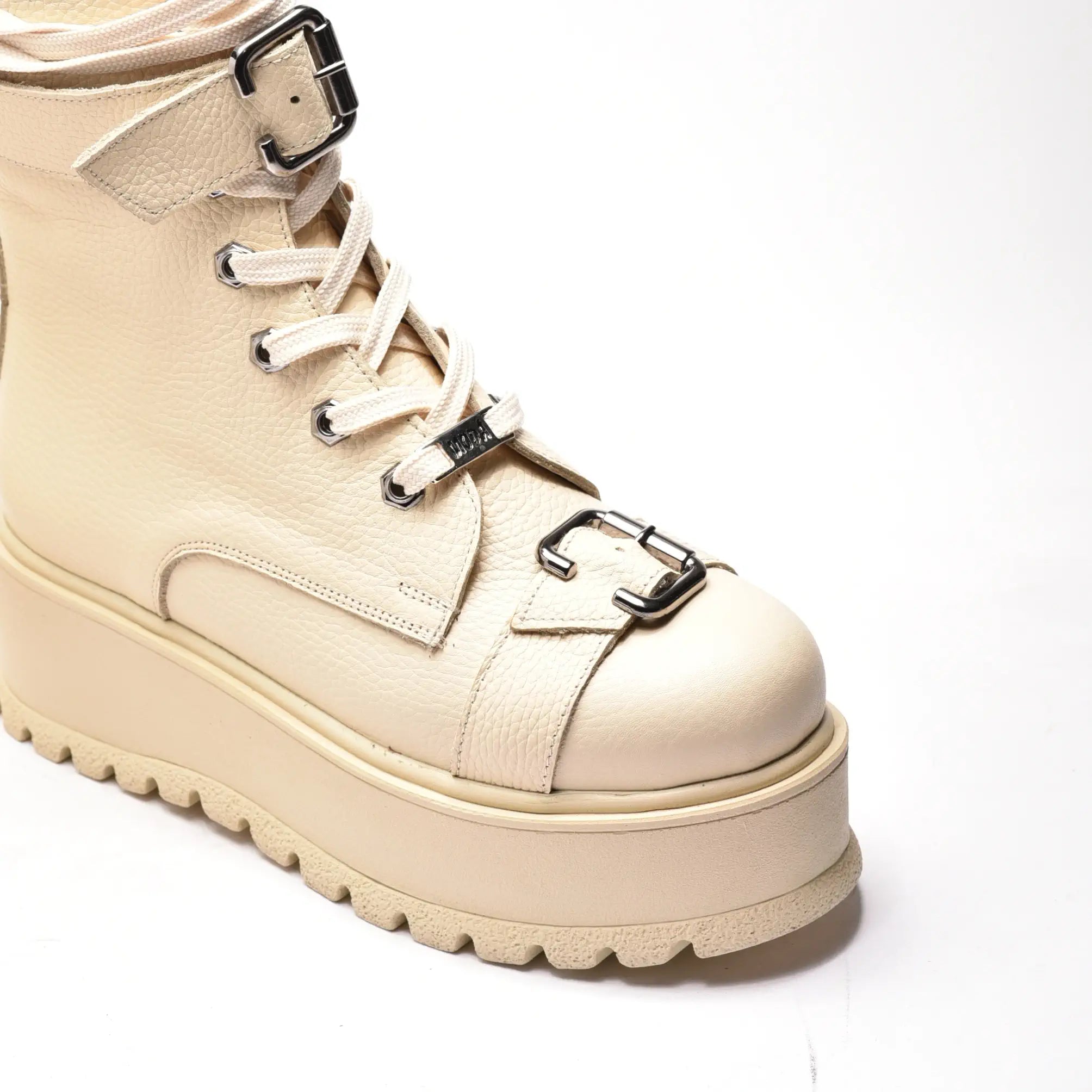 Ghete cu doua catarame, cu sireturi si fermoar, din piele naturala bej, Lidia