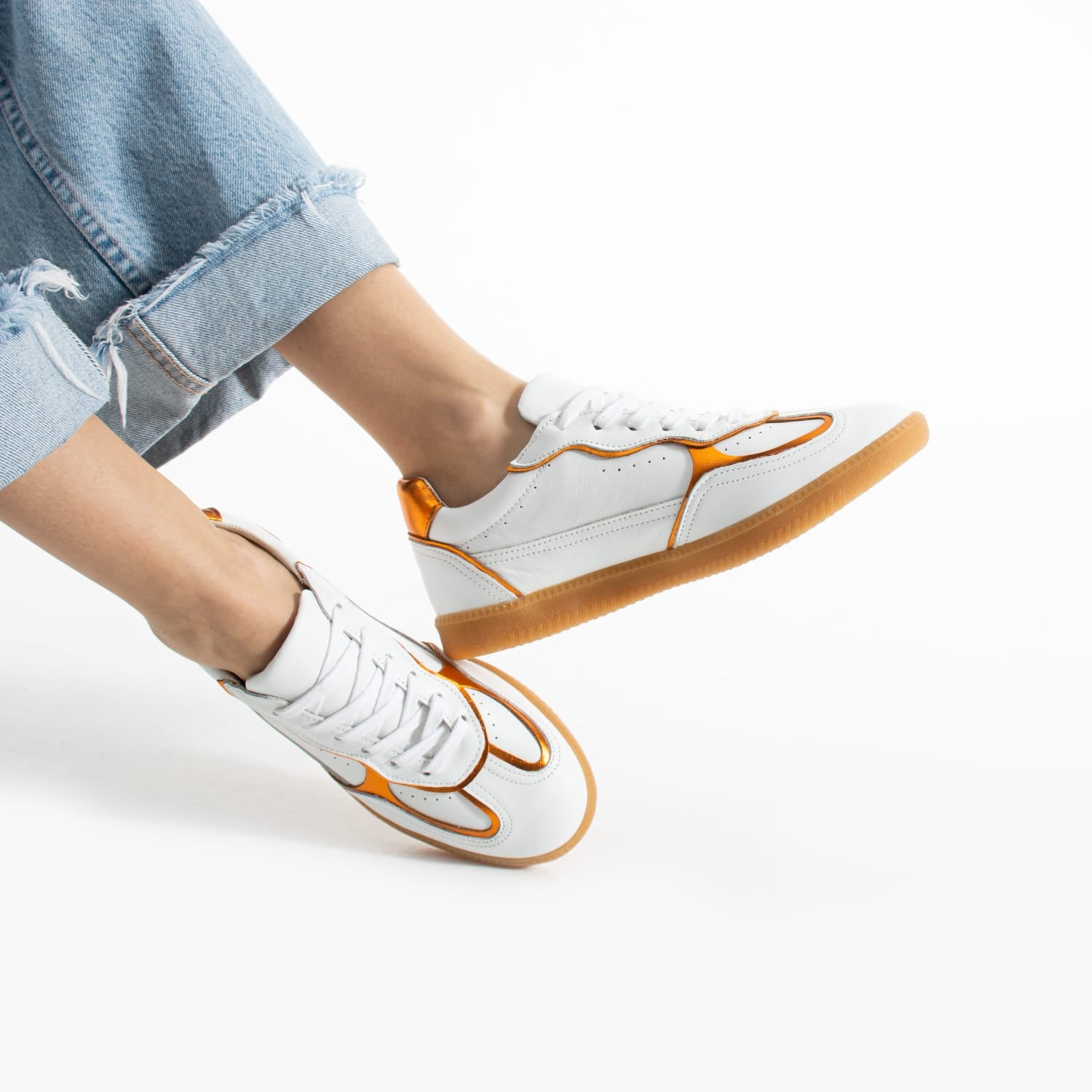 Sneakers dama cu talpa subtire din piele naturala alba portocalie ZF5