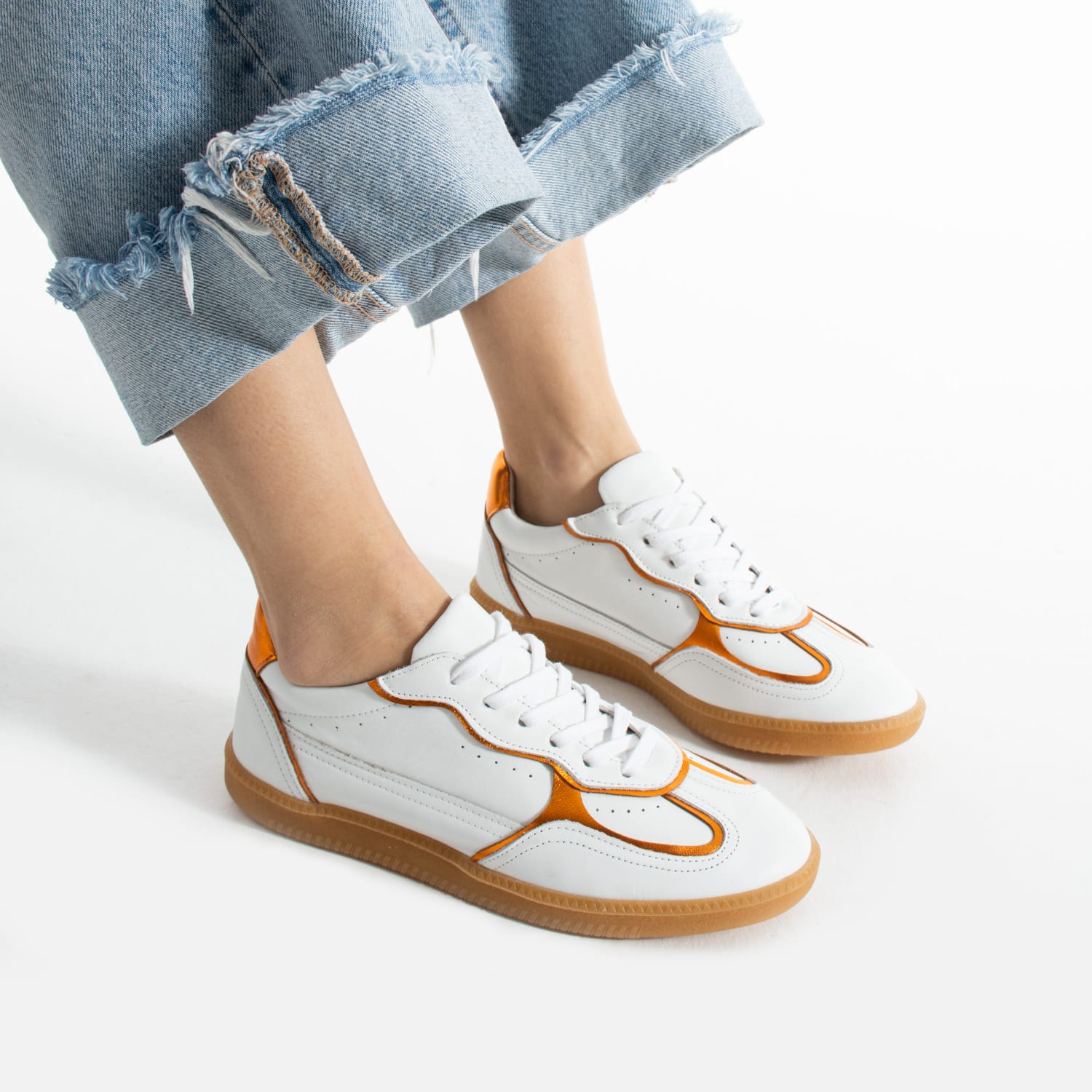 Sneakers dama cu talpa subtire din piele naturala alba portocalie ZF5