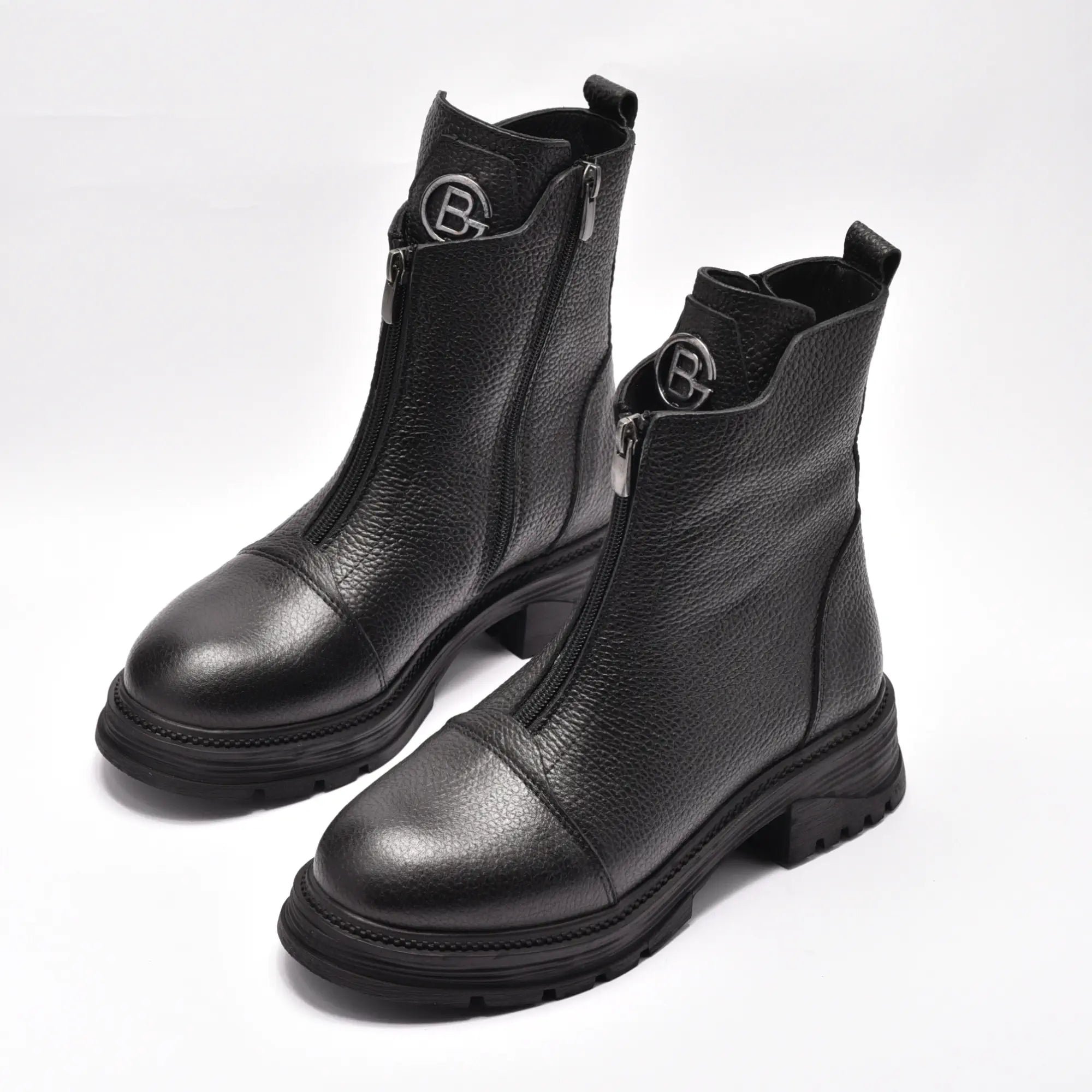 Ghete dama cu fermoar in mijloc, din piele naturala neagra bizonata