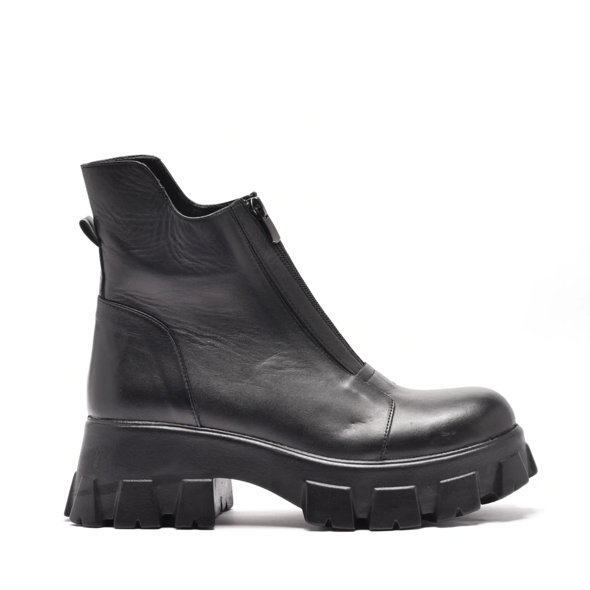 Ghete scurte cu fermoar in mijloc, talpa groasa, piele naturala neagra