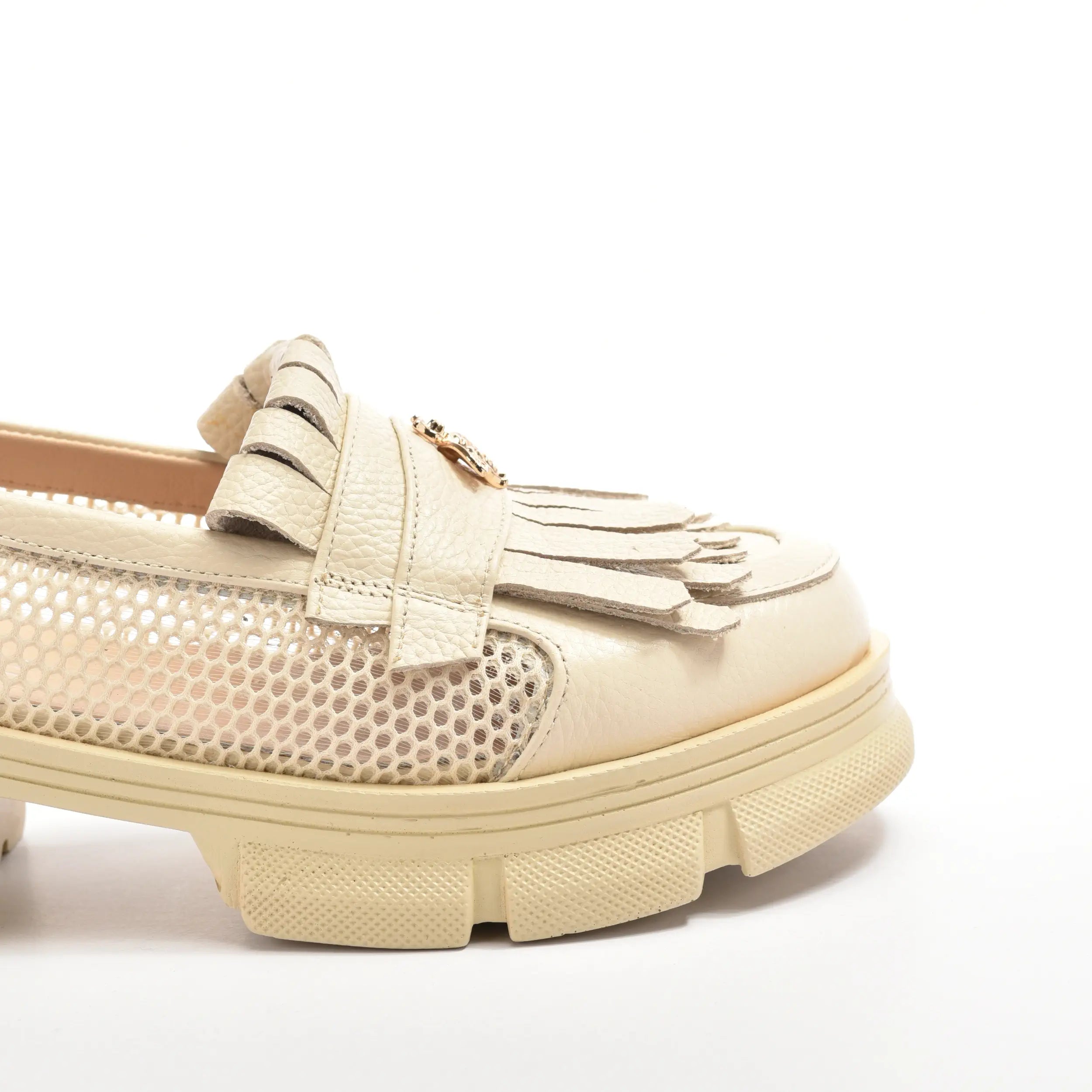 Pantofi casual de dama, loafers vara bej din piele bizon, cu franjuri si plasa