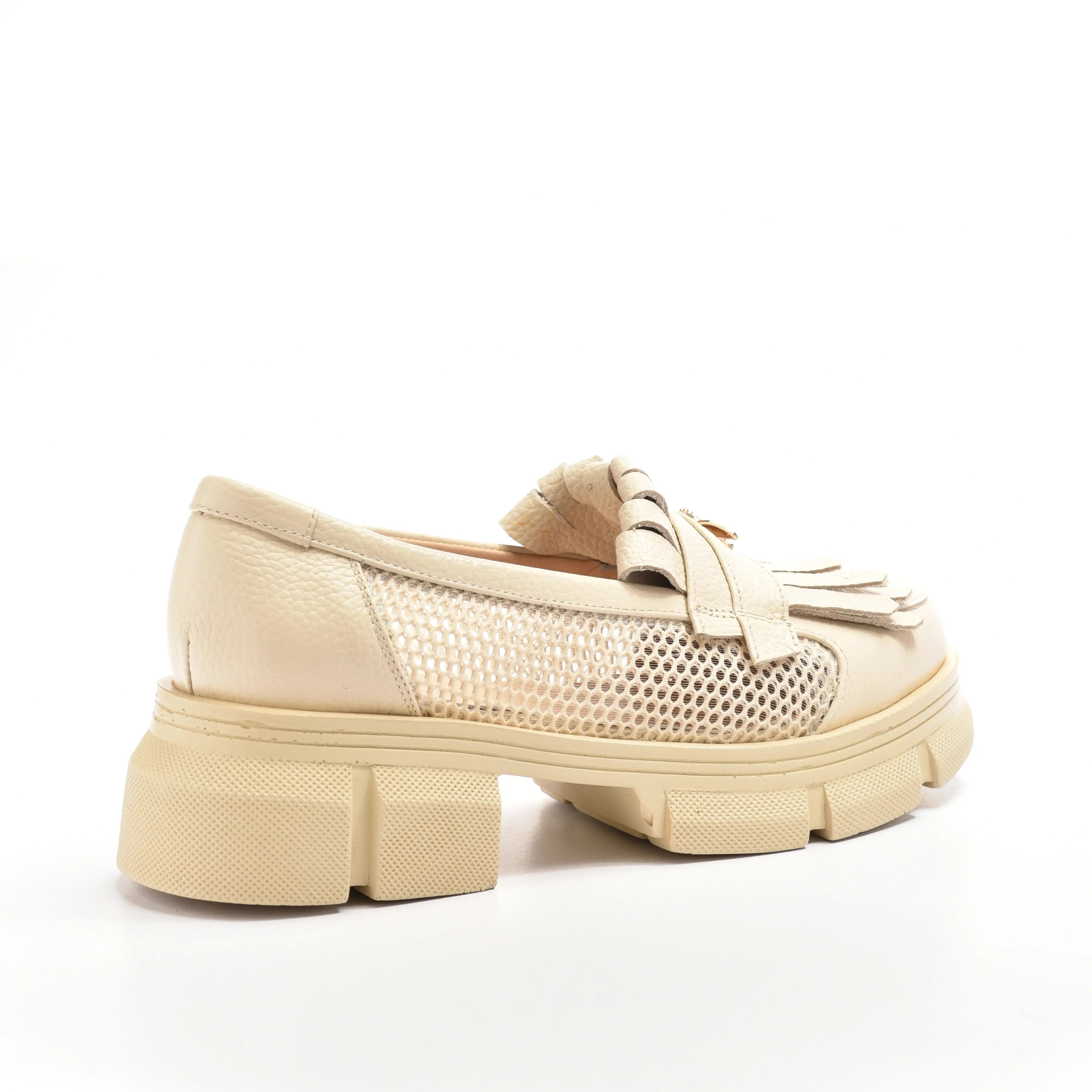 Pantofi casual de dama, loafers vara bej din piele bizon, cu franjuri si plasa
