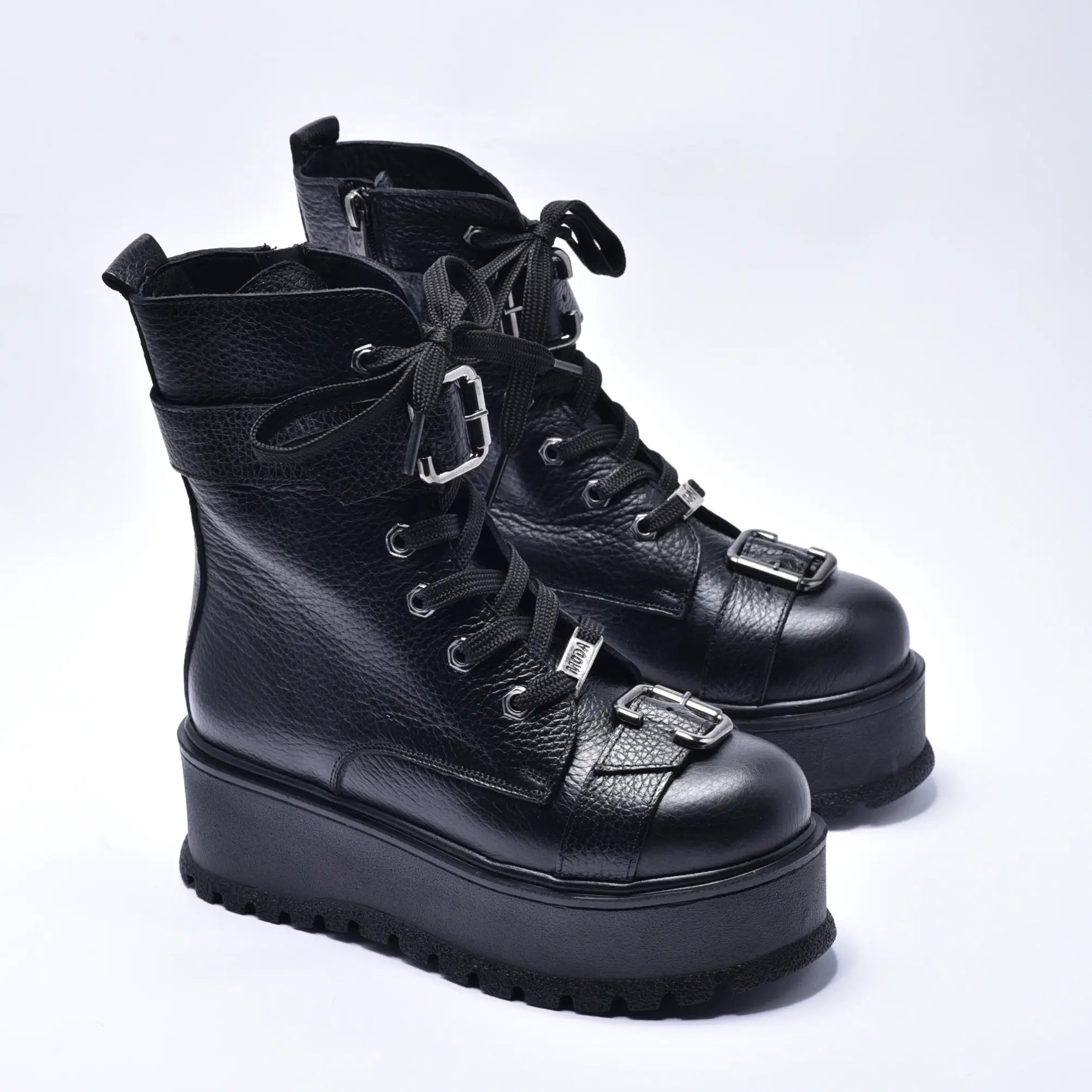 Ghete cu doua catarame, cu sireturi fermoar, din piele naturala neagra, Lidia