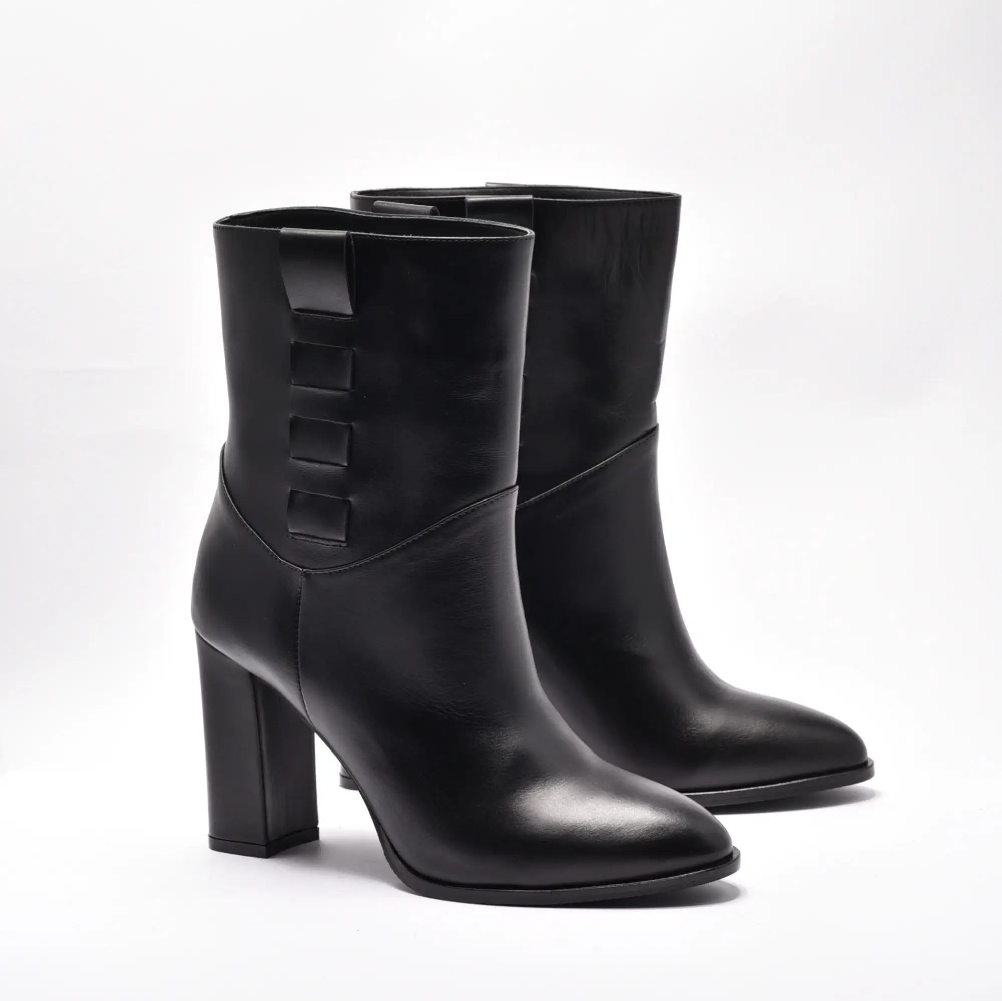 Botine dama din piele naturala neagra, varf semi ascutit, toc patrat