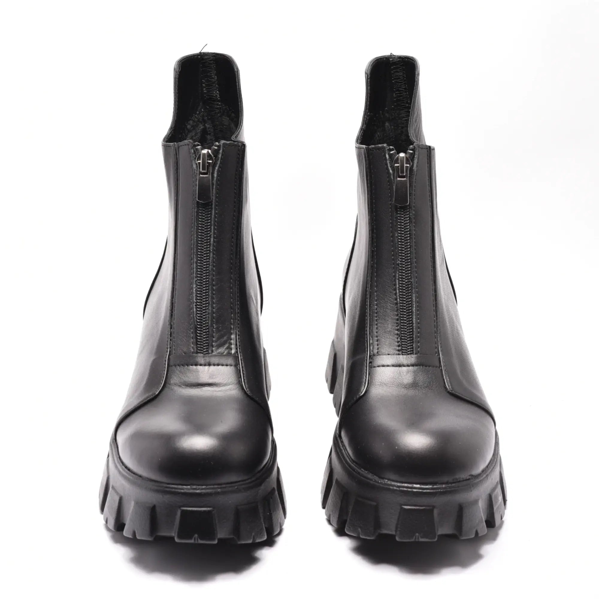 Ghete scurte cu fermoar in mijloc, talpa groasa, piele naturala neagra