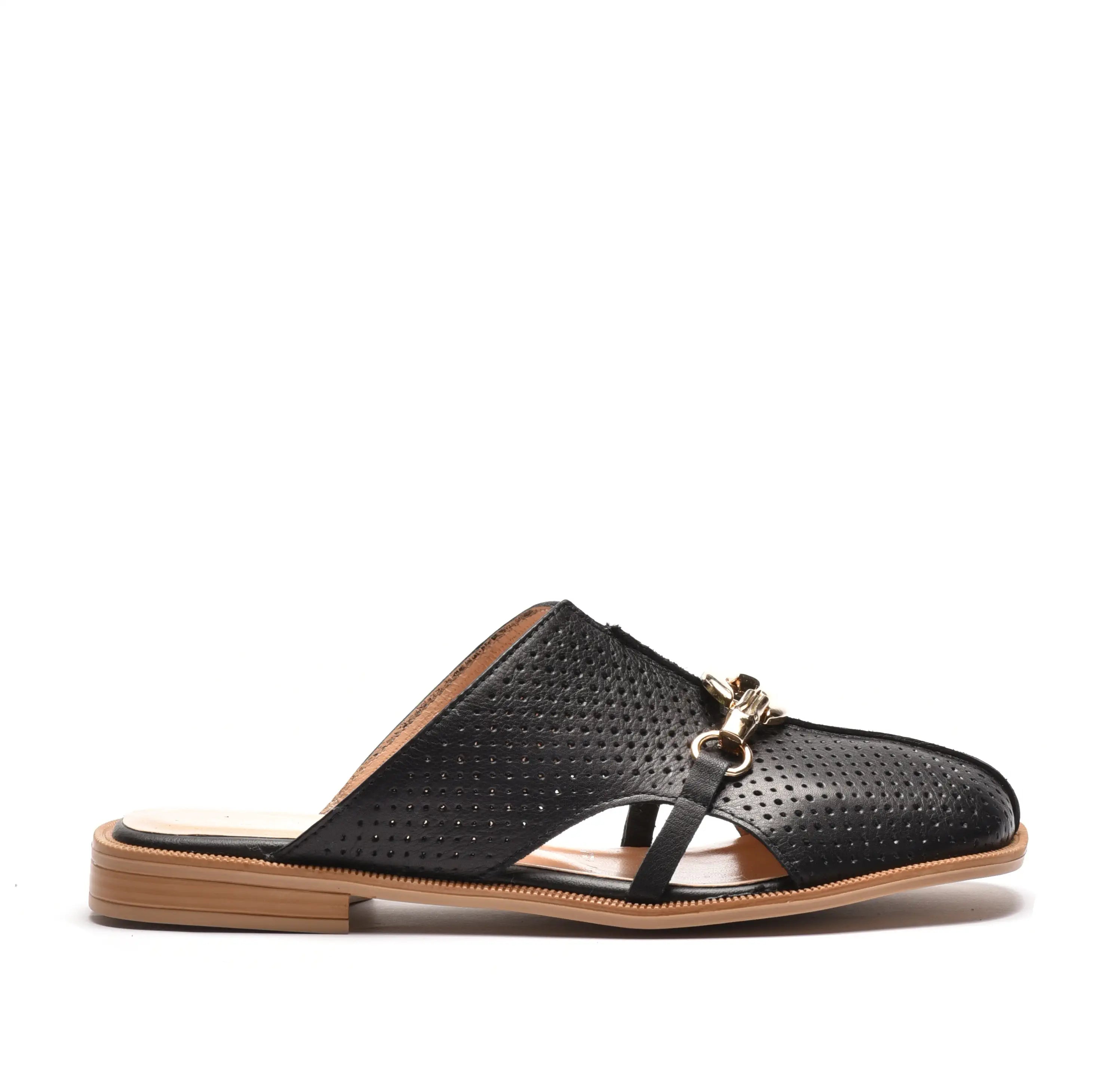Papuci eleganti din piele naturala neagra cu perforatii si accesoriu metalic Verona