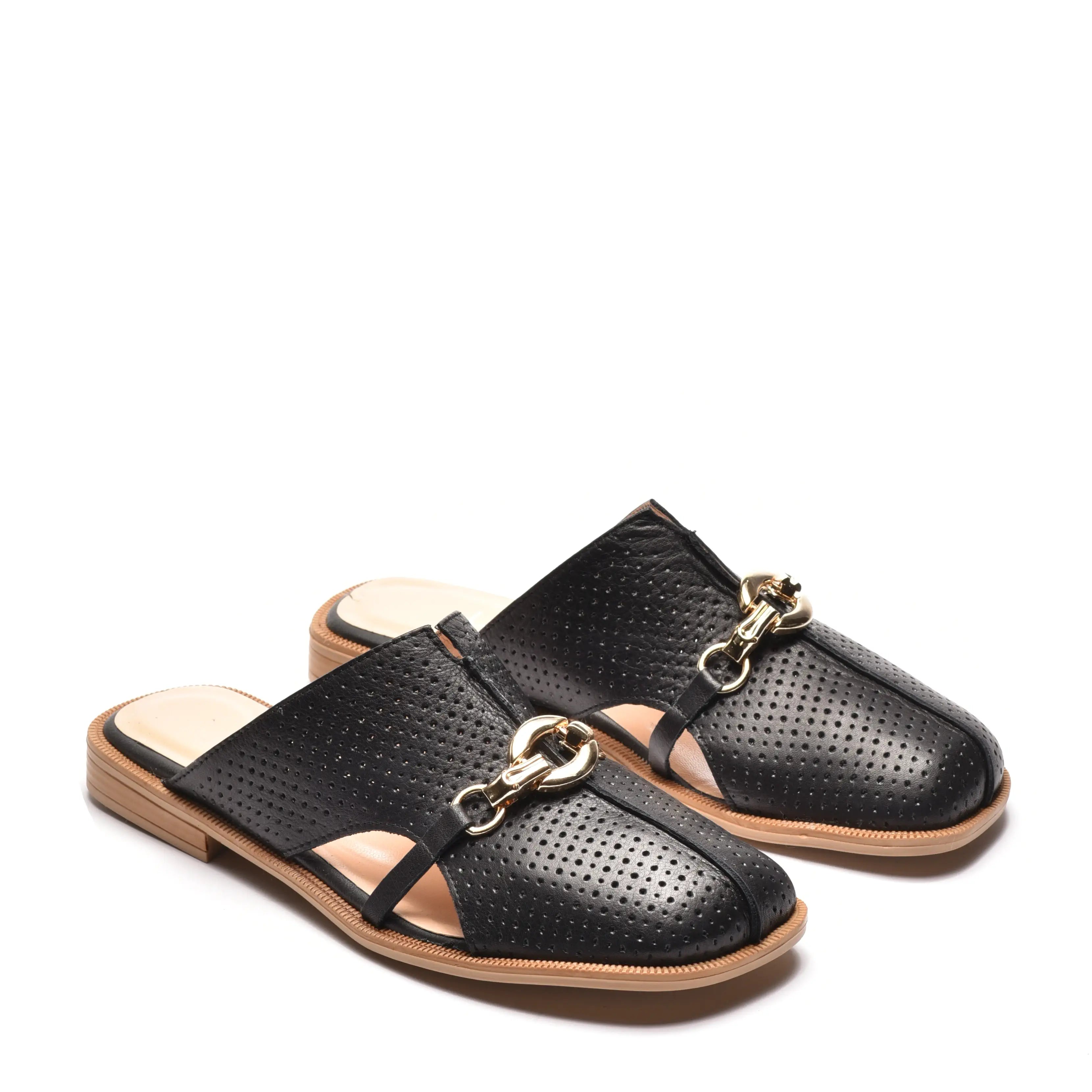 Papuci eleganti din piele naturala neagra cu perforatii si accesoriu metalic Verona